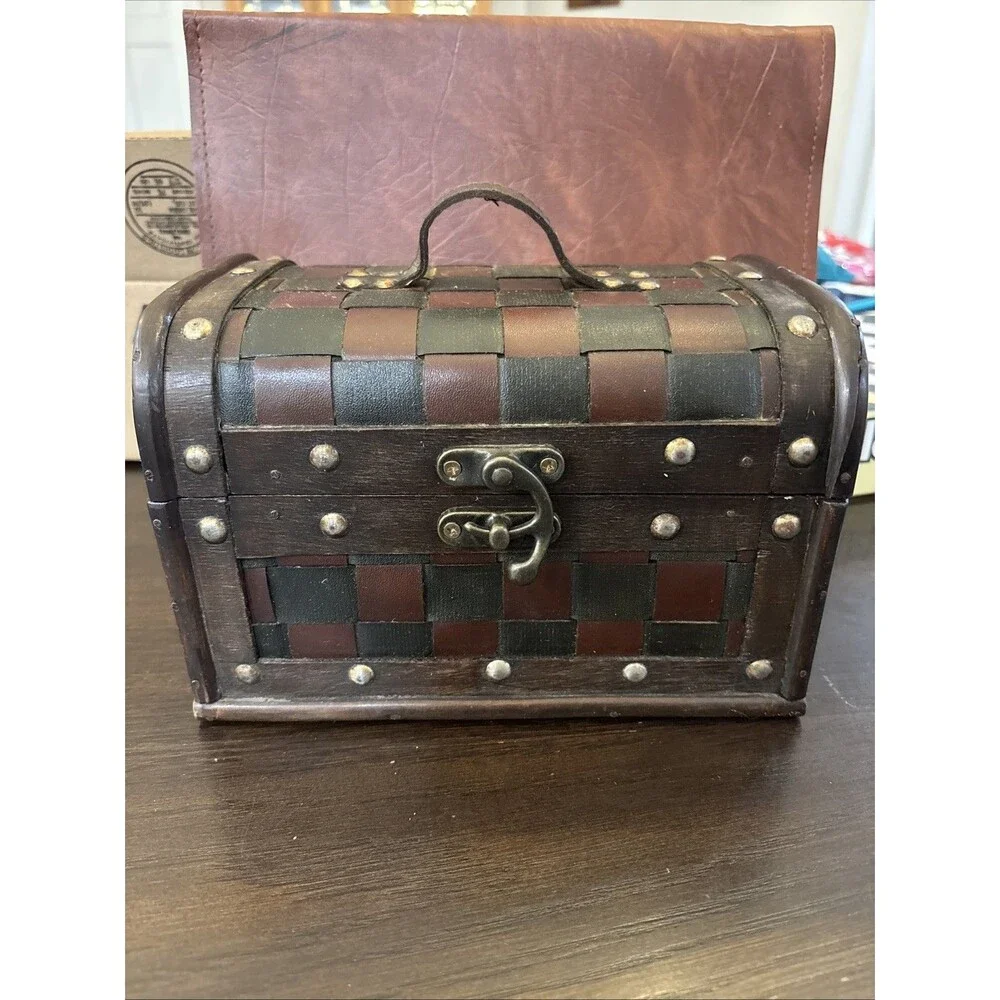 Vintage 6”x6”x9” Wood & Leather(?) Keepsake Box Treasure Checker Latch Handle